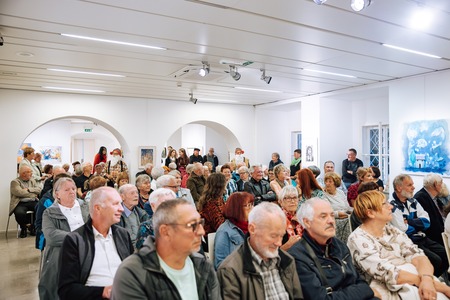 Sprehod skozi čas – Likovna razstava DU Ravne (17)